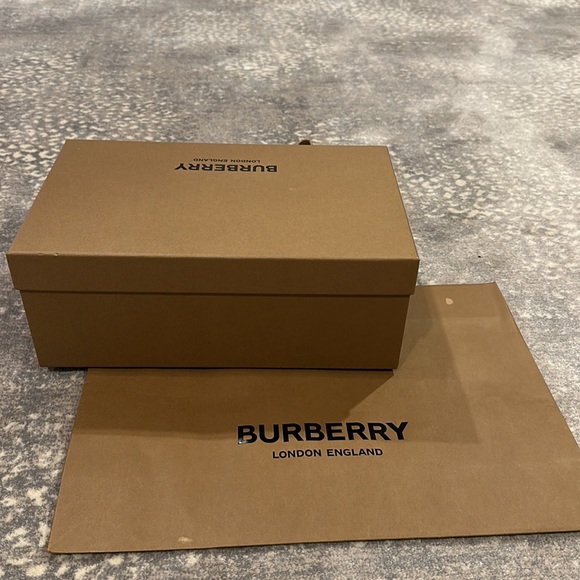 BURBERRY LONDON BIG SHOE BOX AND SHOPPING BAG - Picture 4 of 9